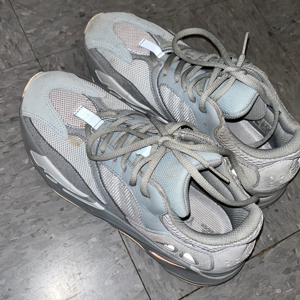 YEEZY 700 Inertia